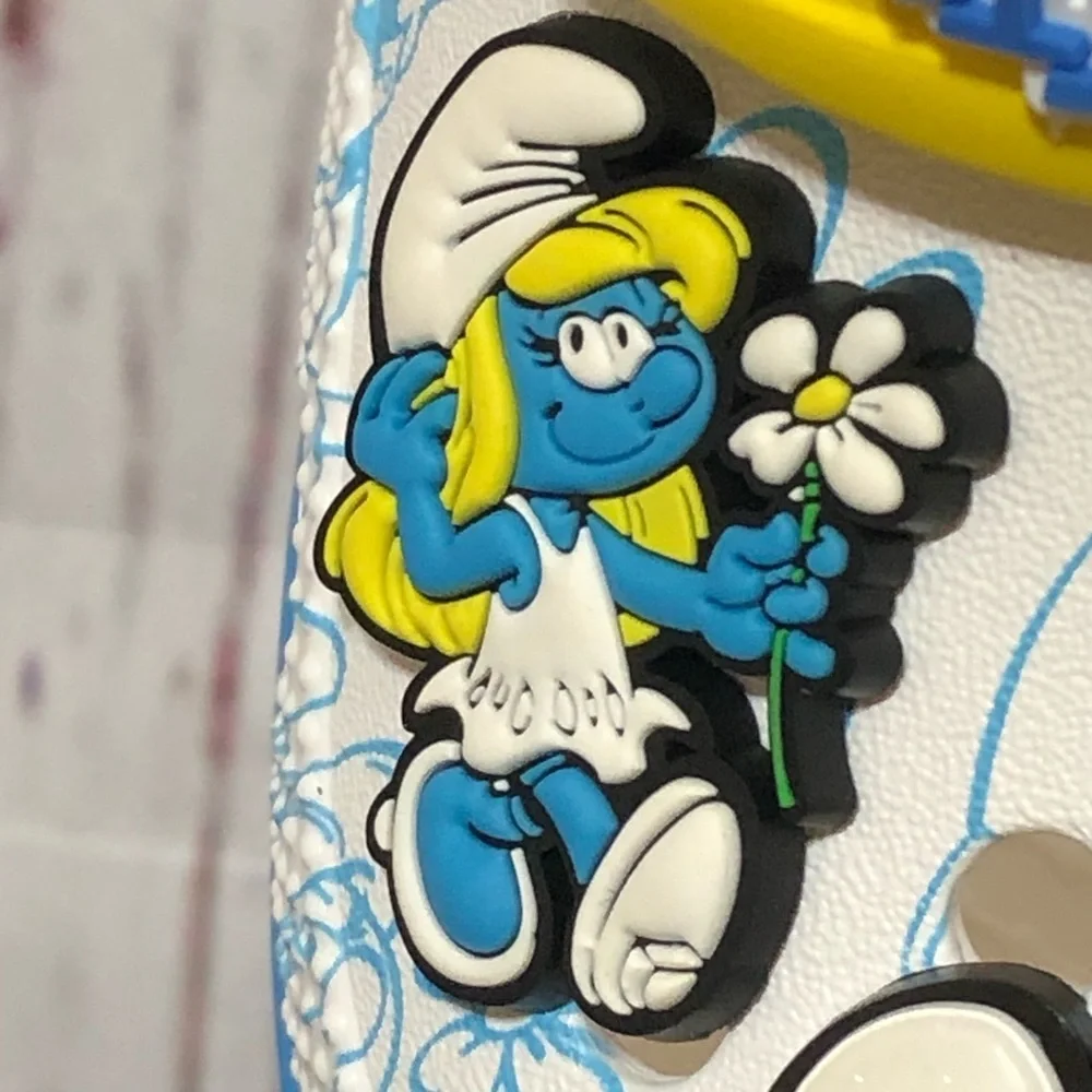 CROCS X SMURFS SMURFETTE super cute clog with jibbitz size 7 nwt - Picture 6 of 13